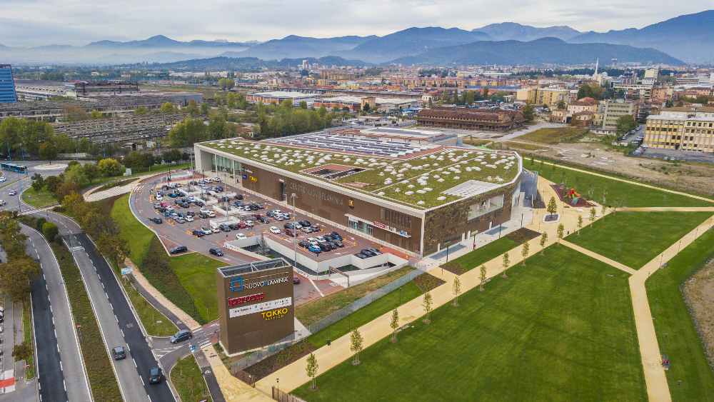 Riqualificazione urbana a Brescia: un tetto tutto da vivere quello di Coop Nuovo Flaminia realizzato da Derbigum